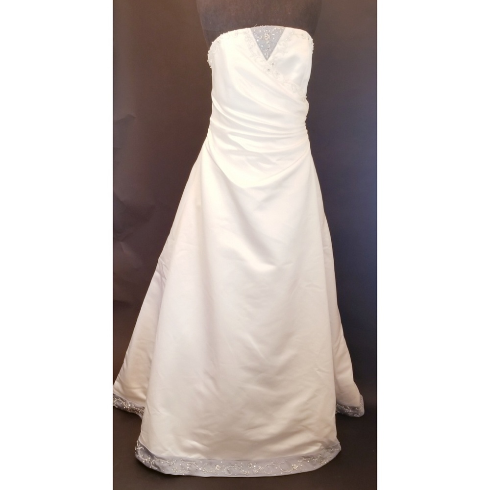 Alfred Angelo Women's Platinum Wedding Dress R1748 - Picture 1 of 8